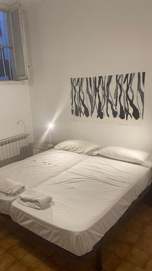 Leon Habitaciones Madrid Buitenkant foto