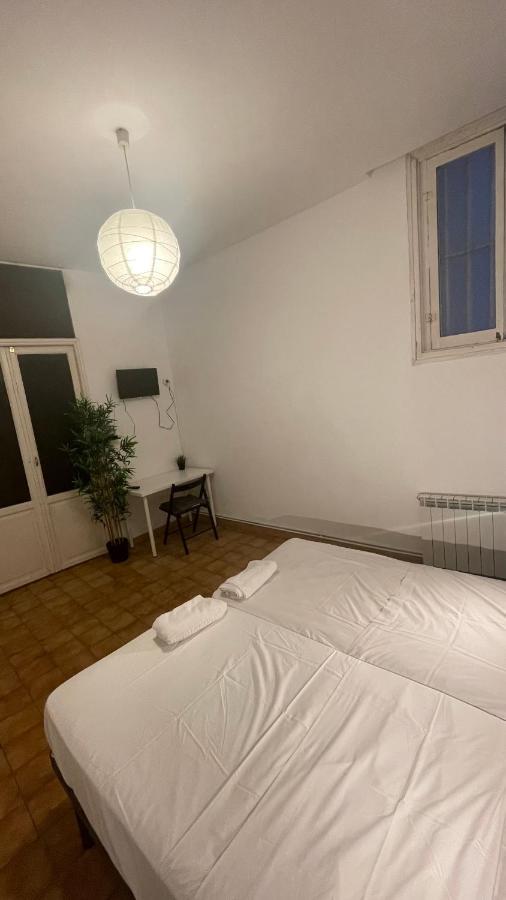 Leon Habitaciones Madrid Buitenkant foto